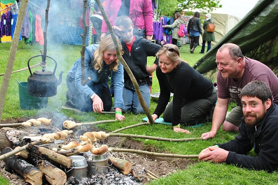 Bread and bannock at The Bushcraft Show – Bushcraft with David Willis